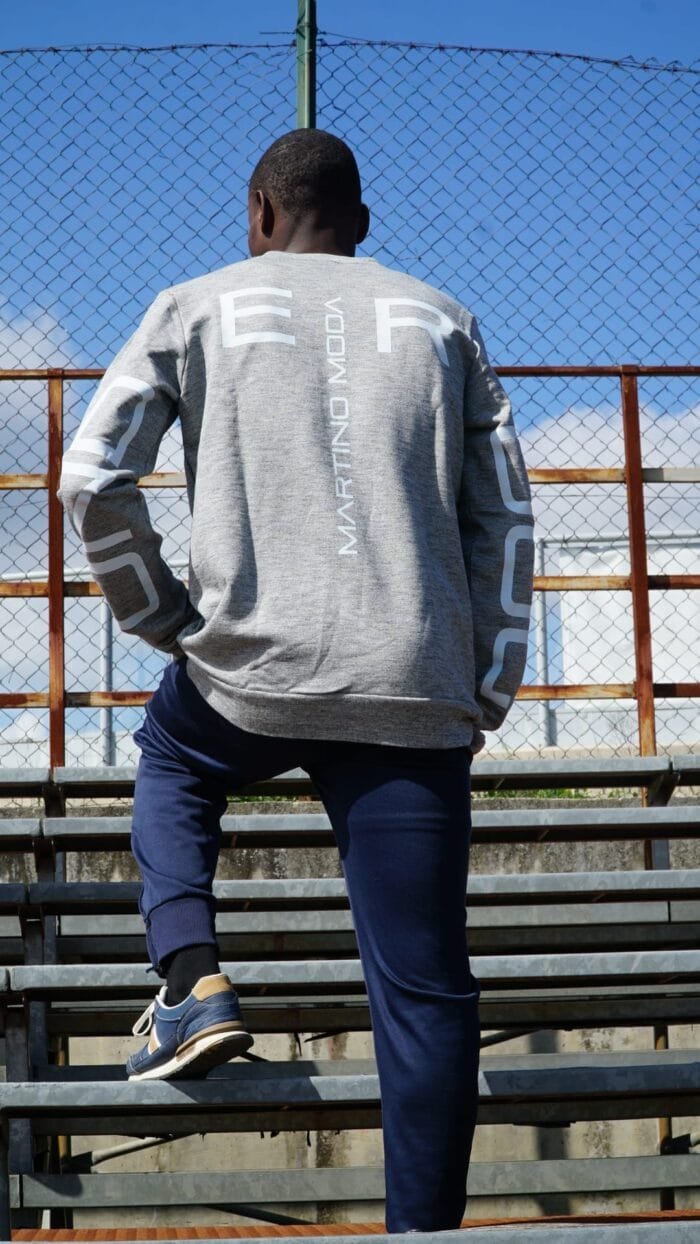 Felpa girocollo grigio melange - con scritta UnderDog sul retro - immagine 2